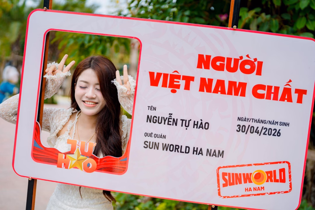 Hoạt động in dấu vân tay đầy ý nghĩa của du khách