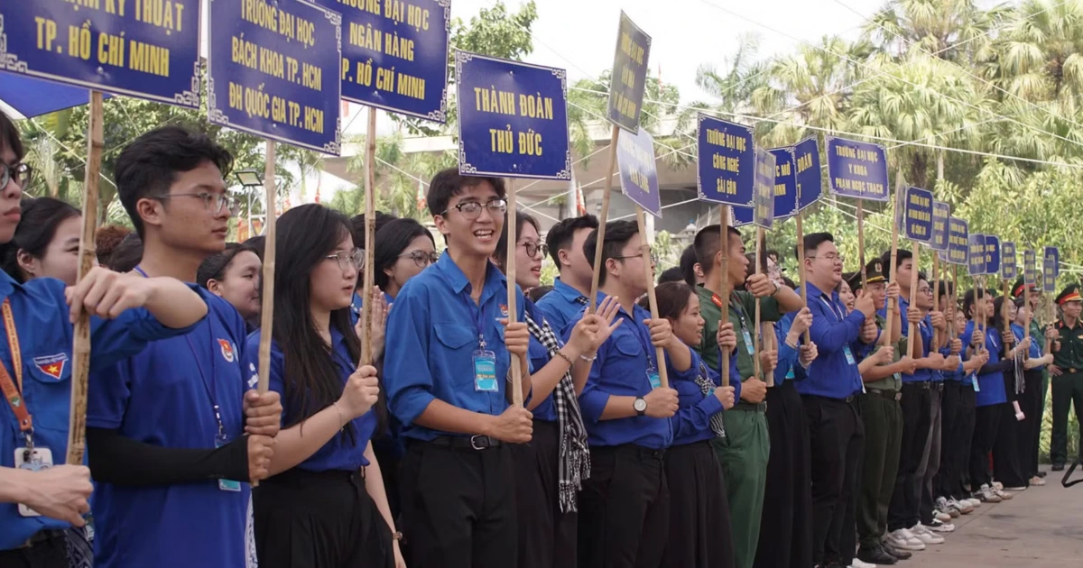 Sức trẻ hội tụ tại Hội trại “Tự hào nòi giống Tiên Rồng” lần thứ XVII