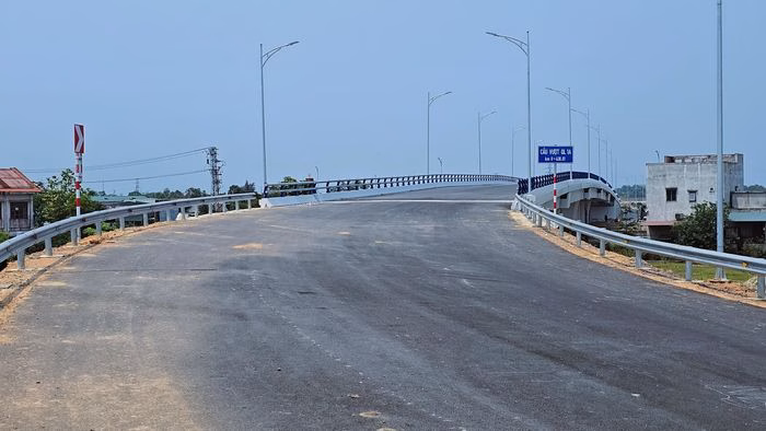 Ghi nhận thực tế tại dự án QL12A đoạn tránh Ba Đồn những ngày cuối tháng 4/2026.