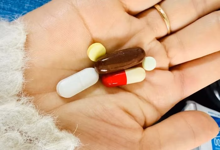 Từ 15-5-2026, các cơ sở dược phẩm sẽ bị xử phạt nặng nếu bán thuốc kê đơn khi không có đơn thuốc hợp lệ. Ảnh: Mộc Trà